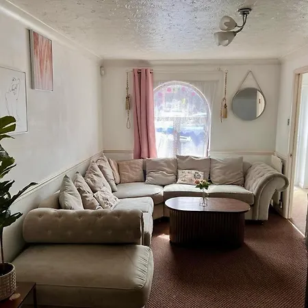 Clove, House With 3Br, 1 Extra Room, 3 Free Parking Spaces, Wifi And Garden Stifford Exterior photo