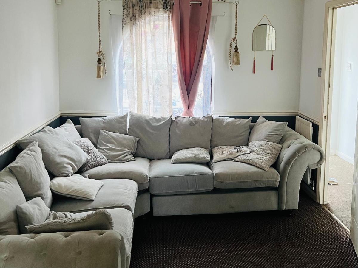 Clove, House With 3br, 1 Extra Room, 3 Free Parking Spaces, Wifi And Garden