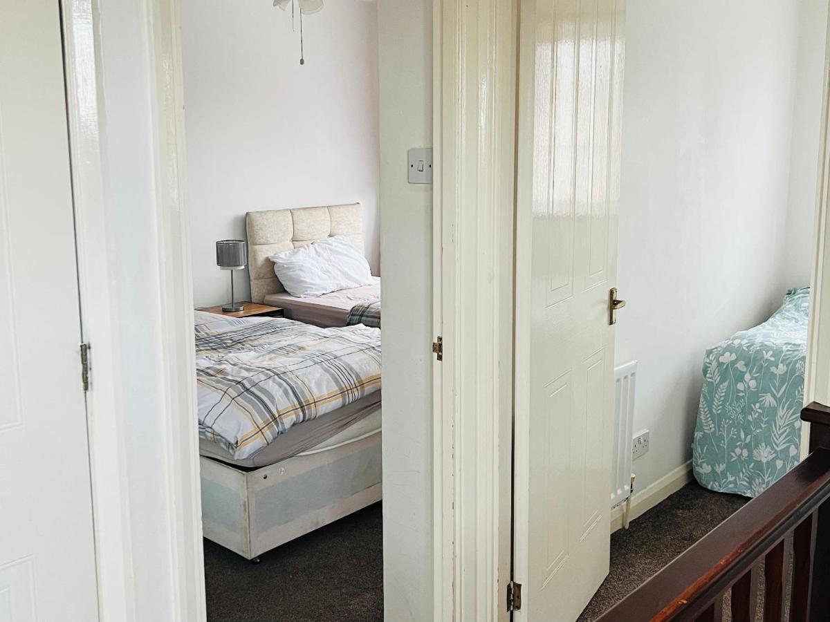 Apartment Clove, House With 3br, 1 Extra Room, 3 Free Parking Spaces, Wifi And Garden Stifford