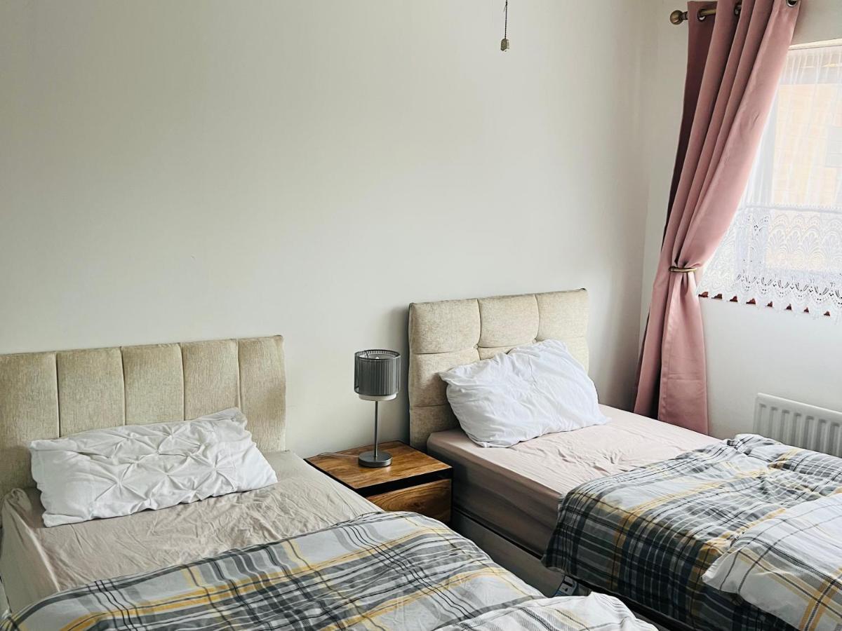 Apartment Clove, House With 3br, 1 Extra Room, 3 Free Parking Spaces, Wifi And Garden Stifford