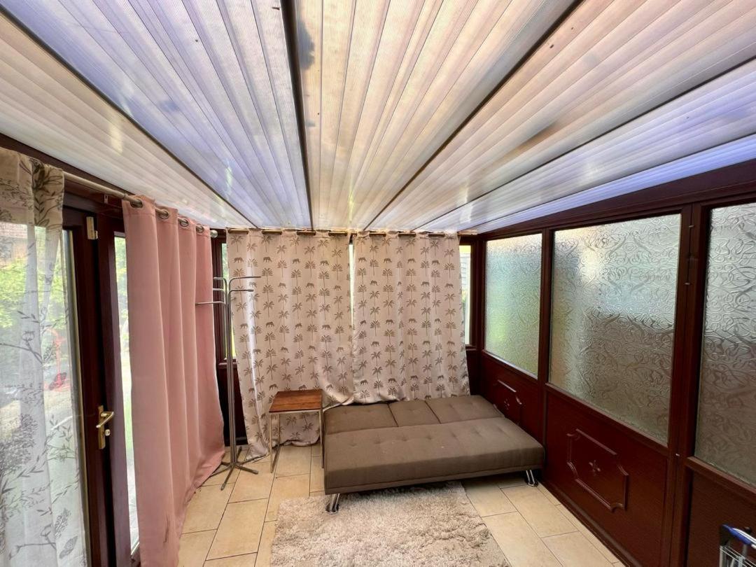Clove, House With 3br, 1 Extra Room, 3 Free Parking Spaces, Wifi And Garden Apartment